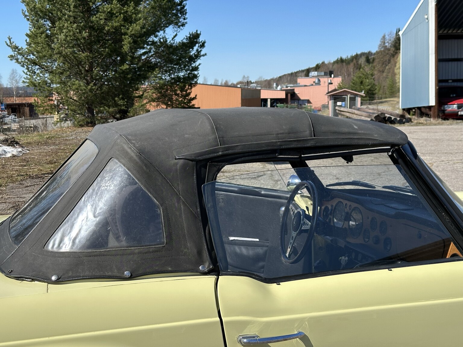 Exteriörbild på 1971 Triumph TR6