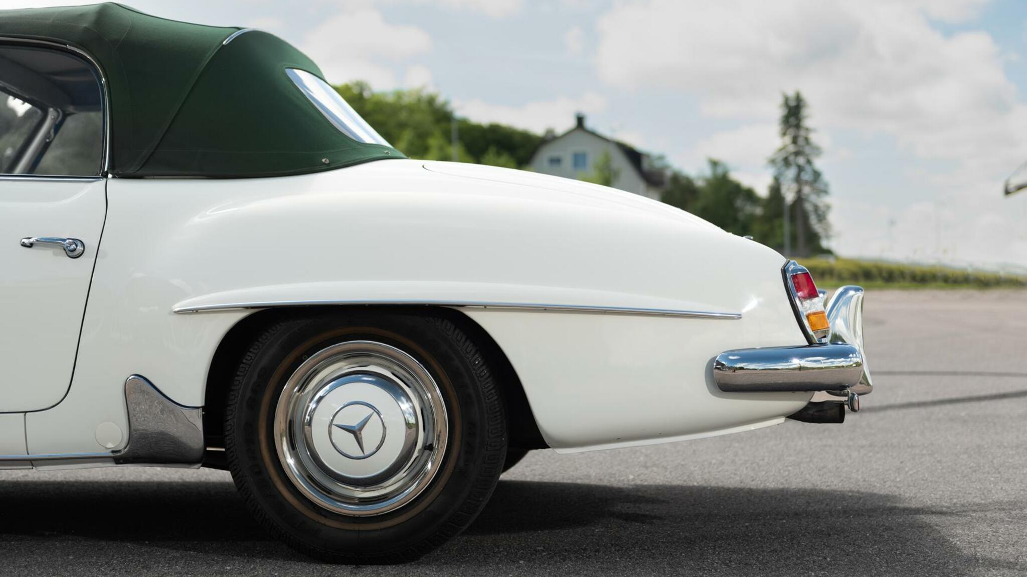 Aussenfoto 1956 Mercedes Benz 190 SL Roadster (17)