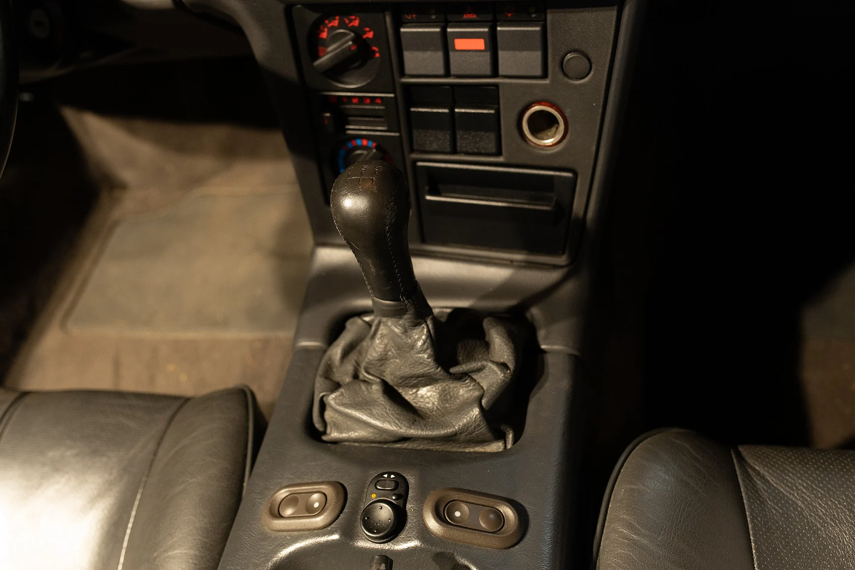 Innenraumfoto von 1995 Lotus Elan Roadster (32)