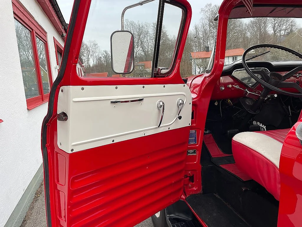 Image of 1961 Chevrolet SPARTAN (15)