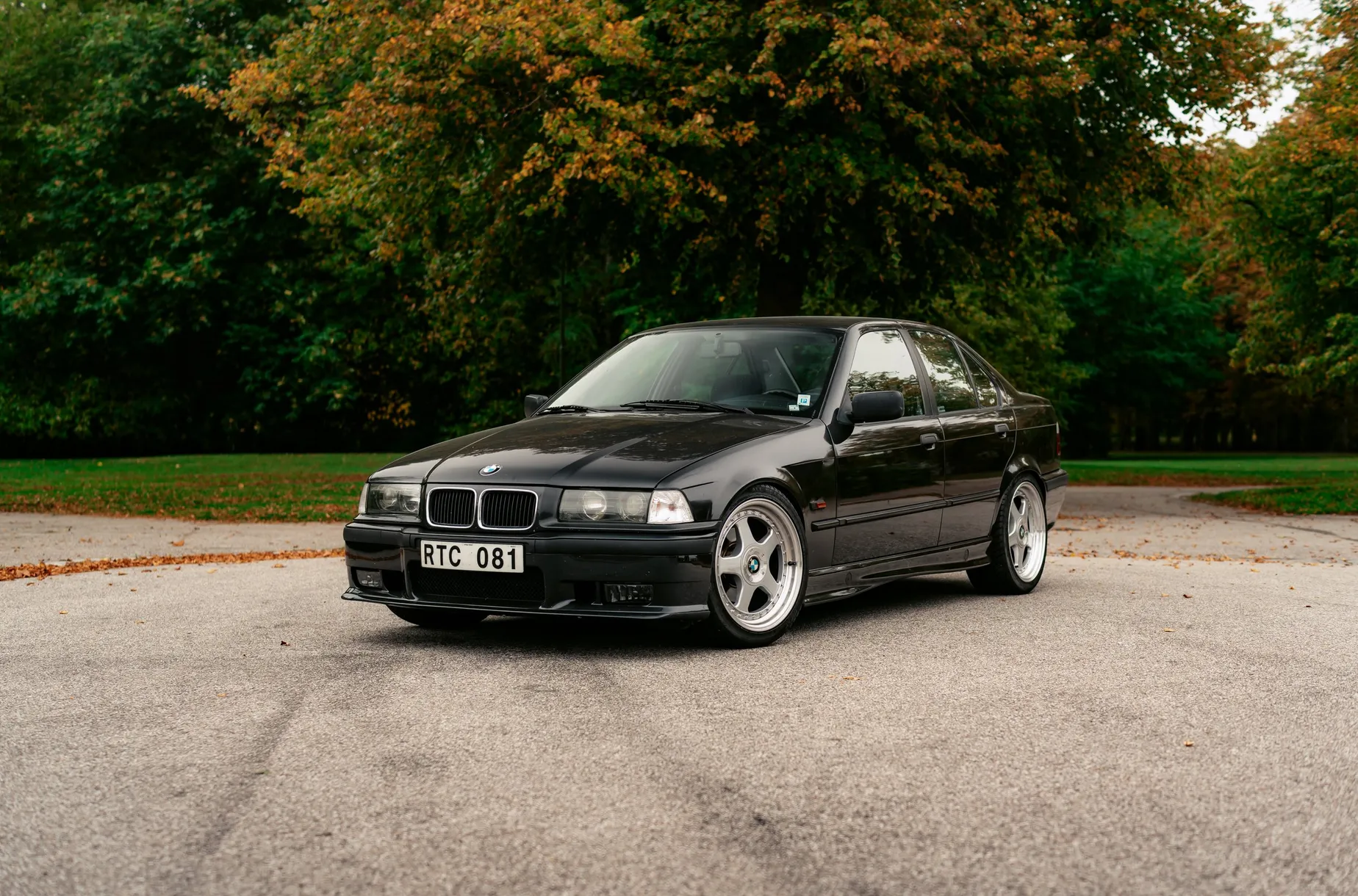 1992 BMW 320i Sedan