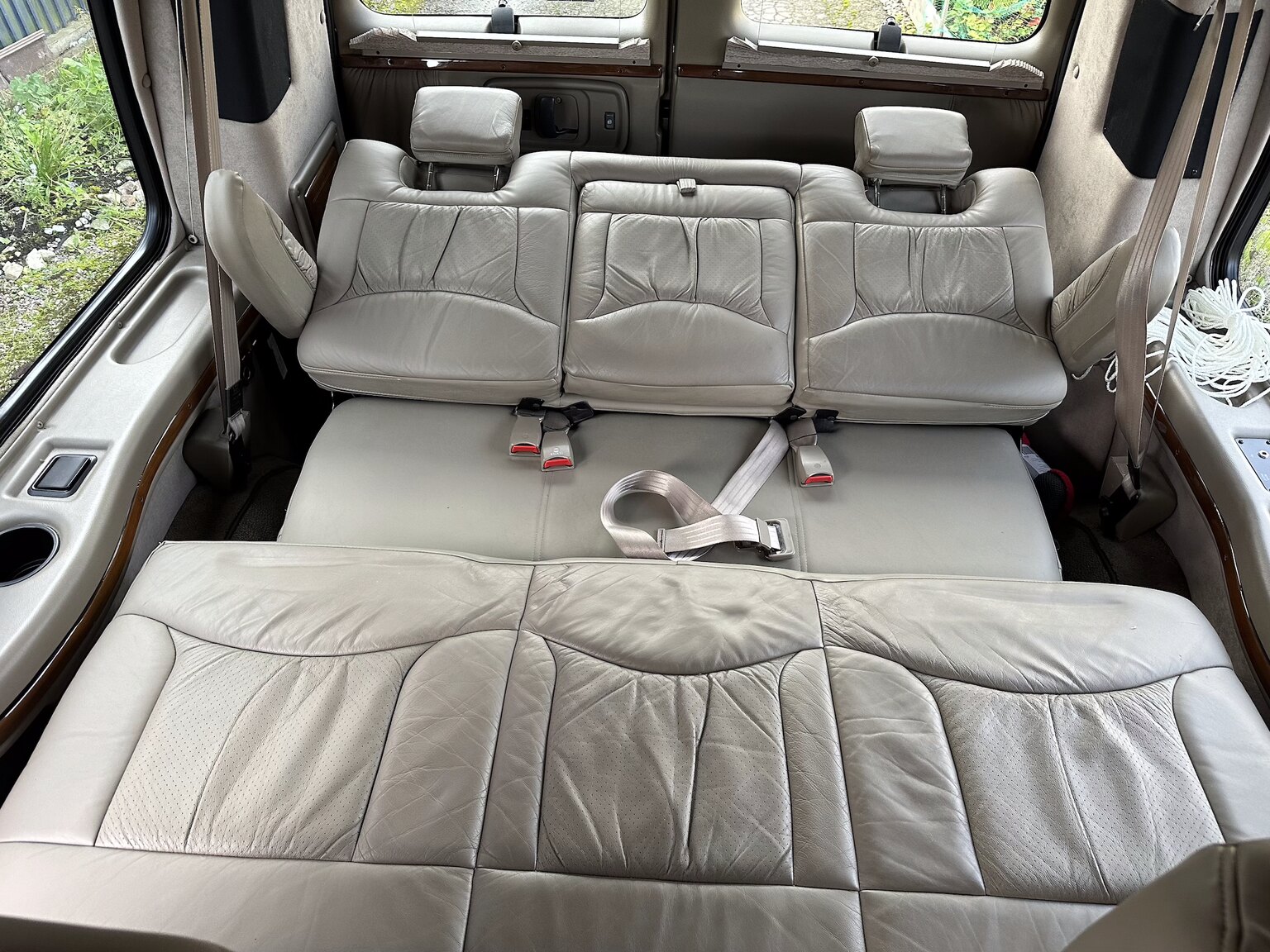 Interiörbild 2000 GMC Savana G1500 Conversion Van