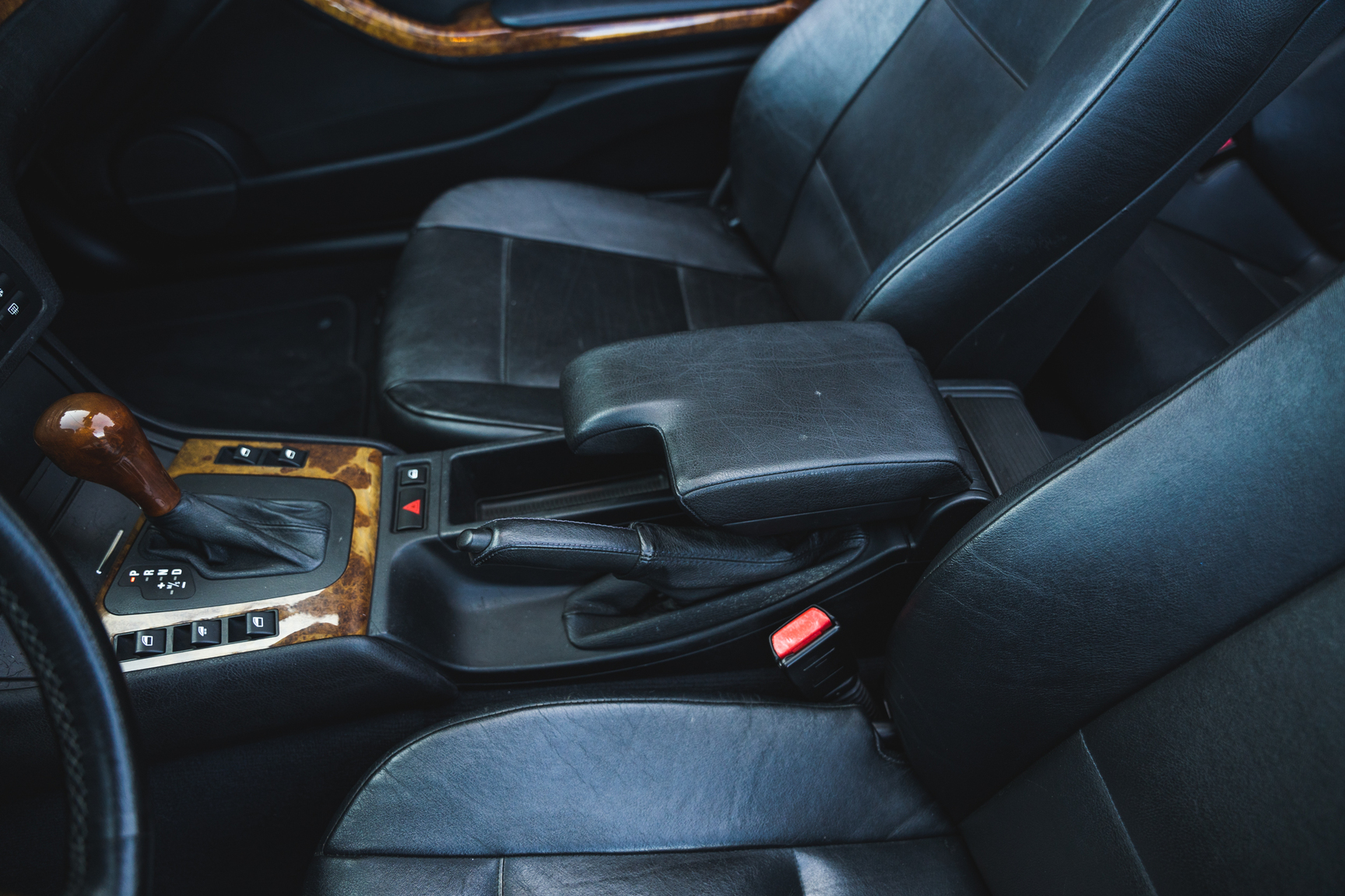 Interior image of 2001 BMW E46 325 Cabriolet (25)