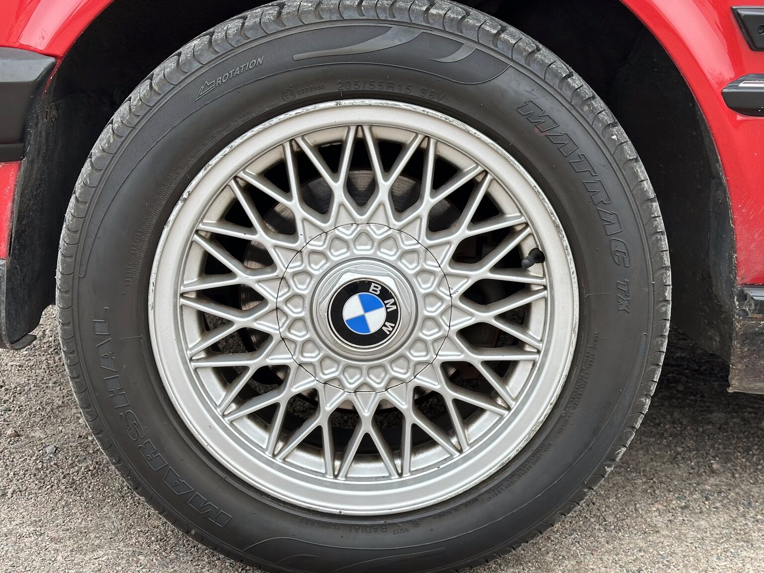 Exterior image of 1987 BMW 325i Convertible (33)