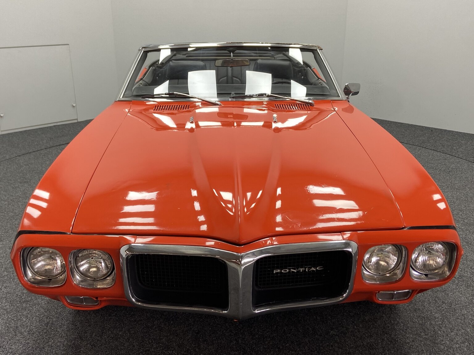 Exteriörbild på 1969 Pontiac Firebird