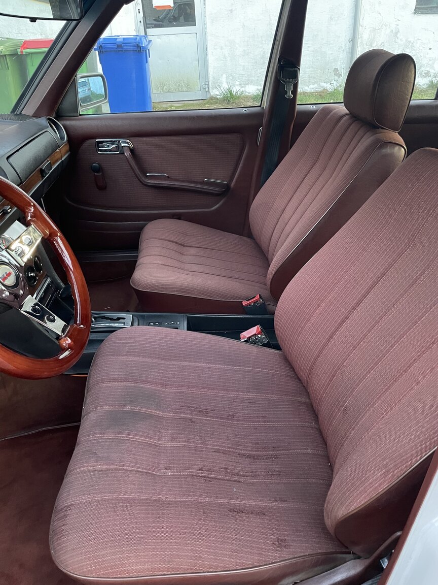 Interior image of 1983 Mercedes-Benz 300 TDT