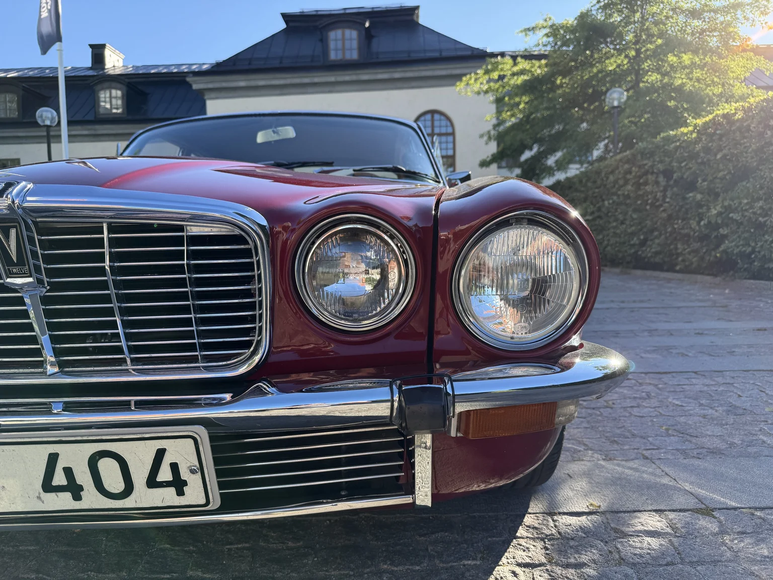 Exterior image of 1970 Jaguar XJ12 Performance (17)