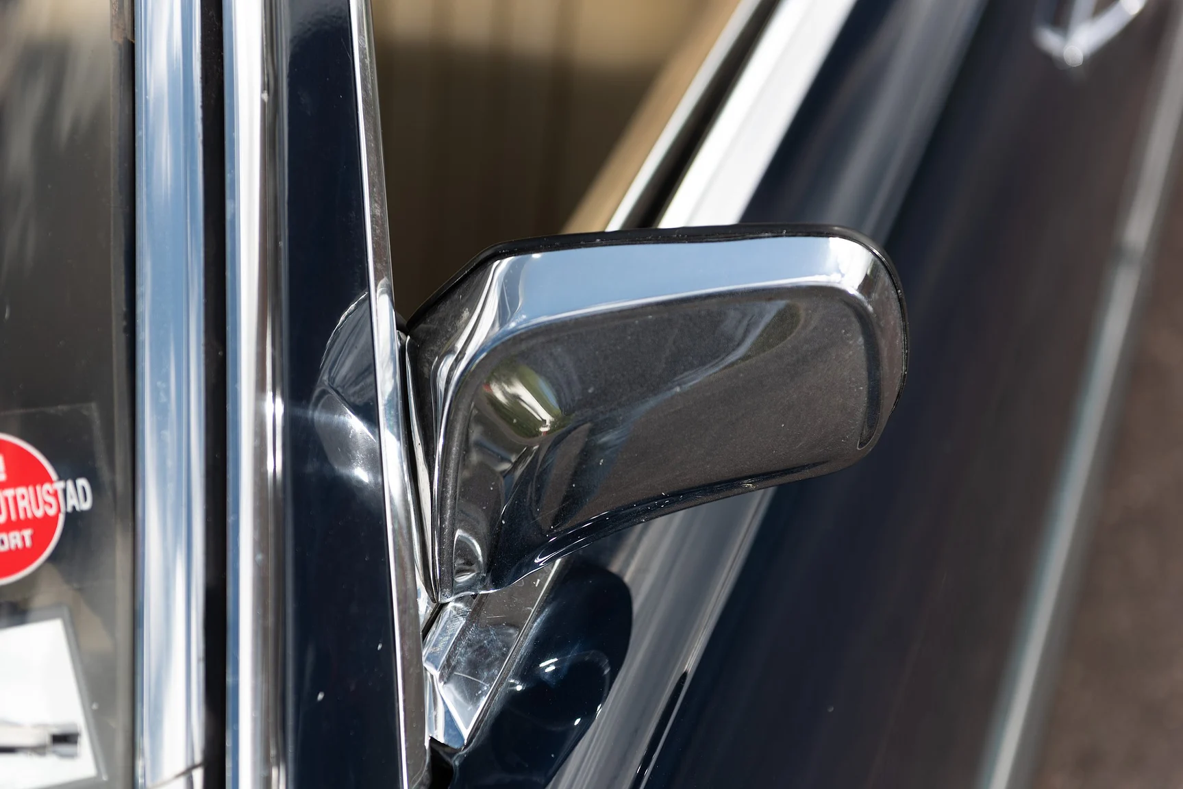 Exteriörbild på 1975 Mercedes Benz 450 SLC (12)