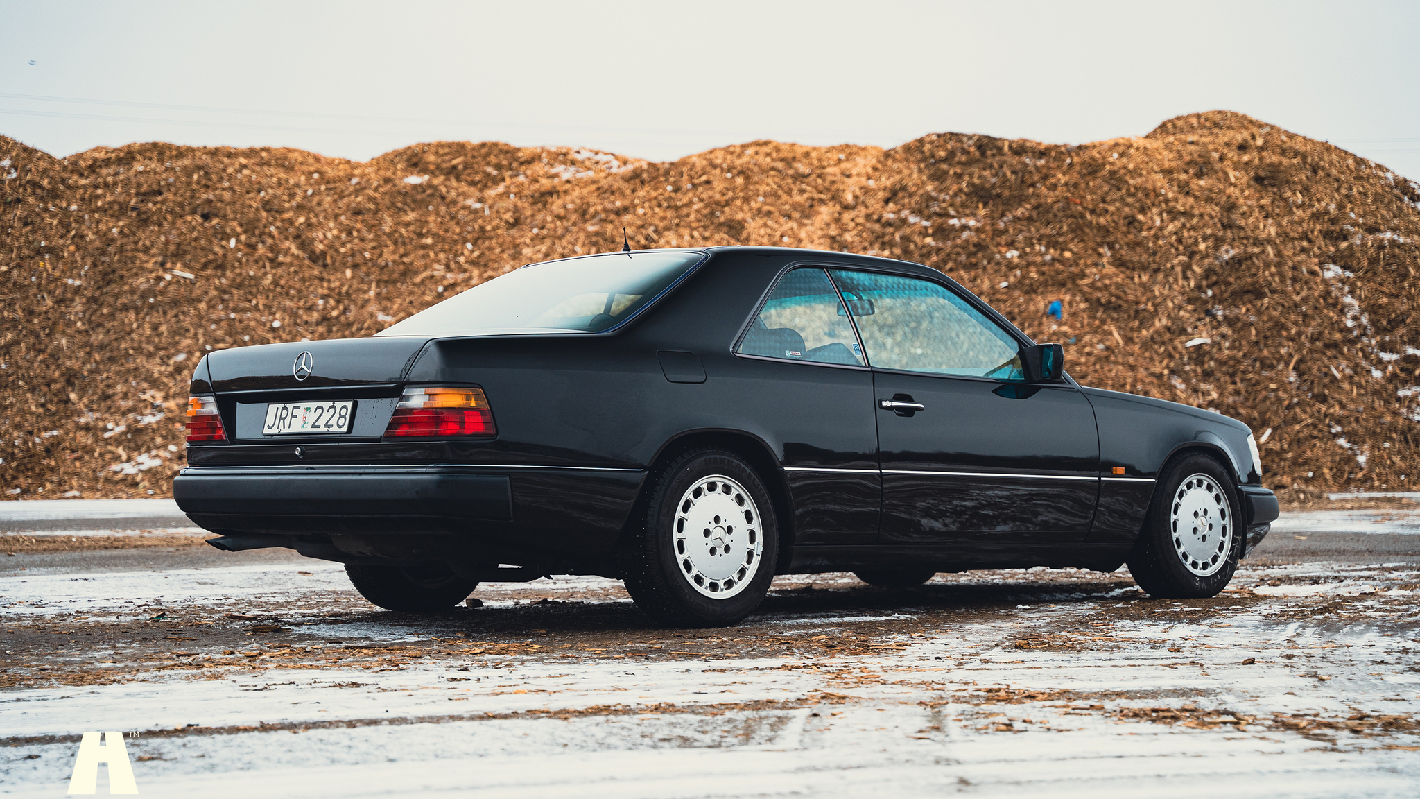 Exteriörbild på 1990 Mercedes 300 CE-24