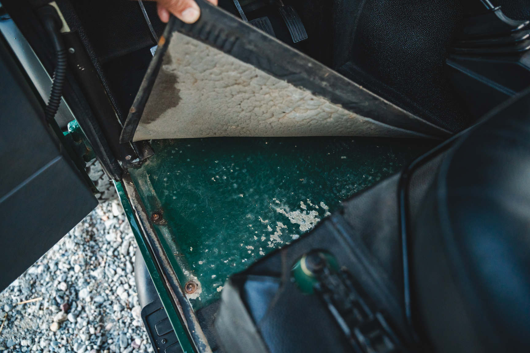 Interior image of 2003 Land Rover Defender TD5 90 Pickup (40)