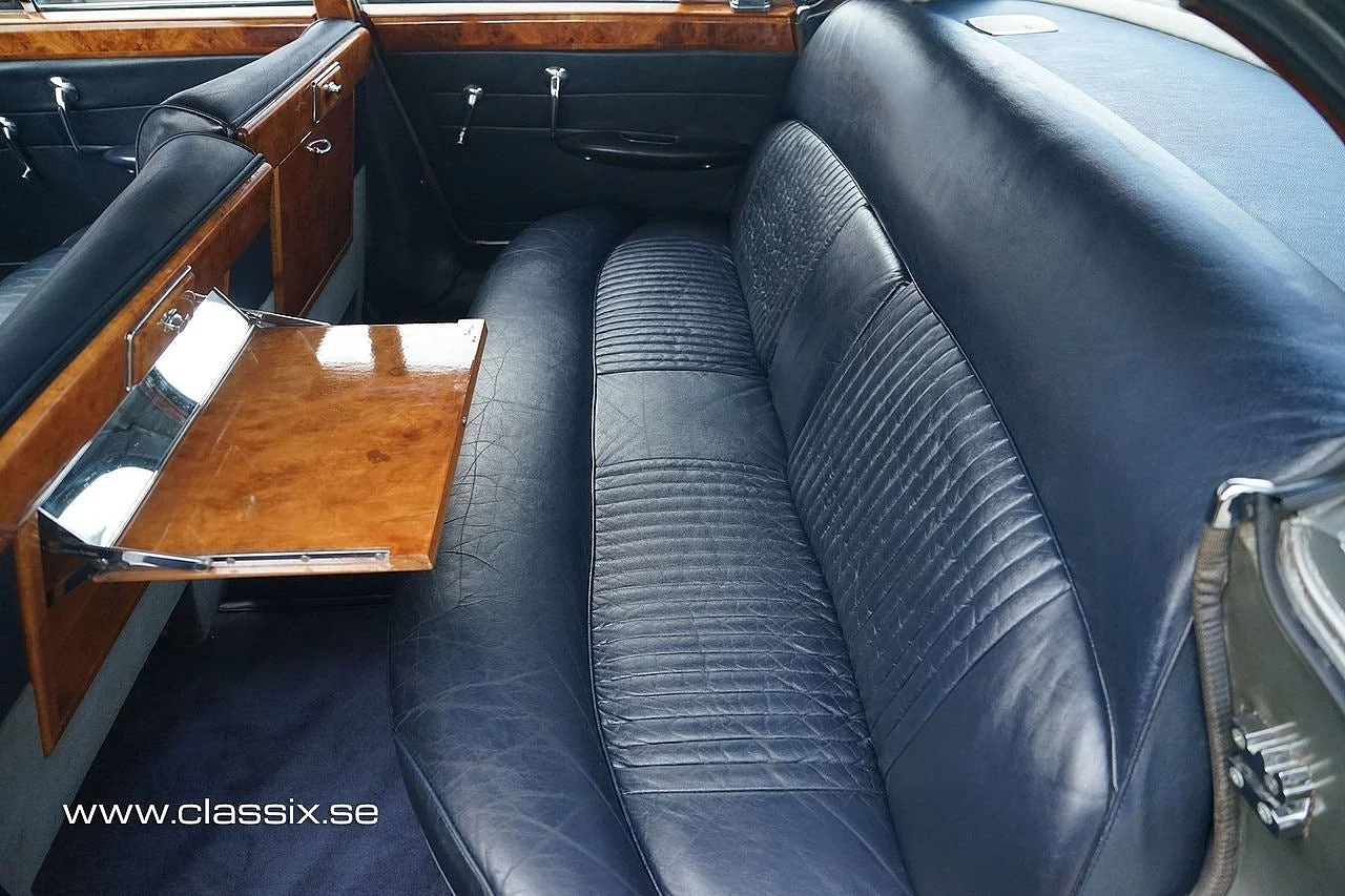 Image of 1962 Jaguar Mark X (1)