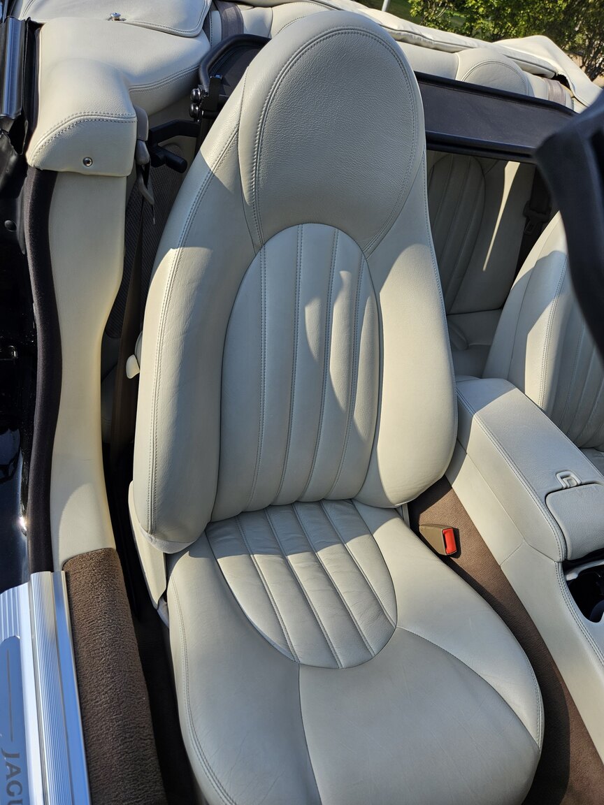 Interior image of 1998 Jaguar XK8 Cabriolet