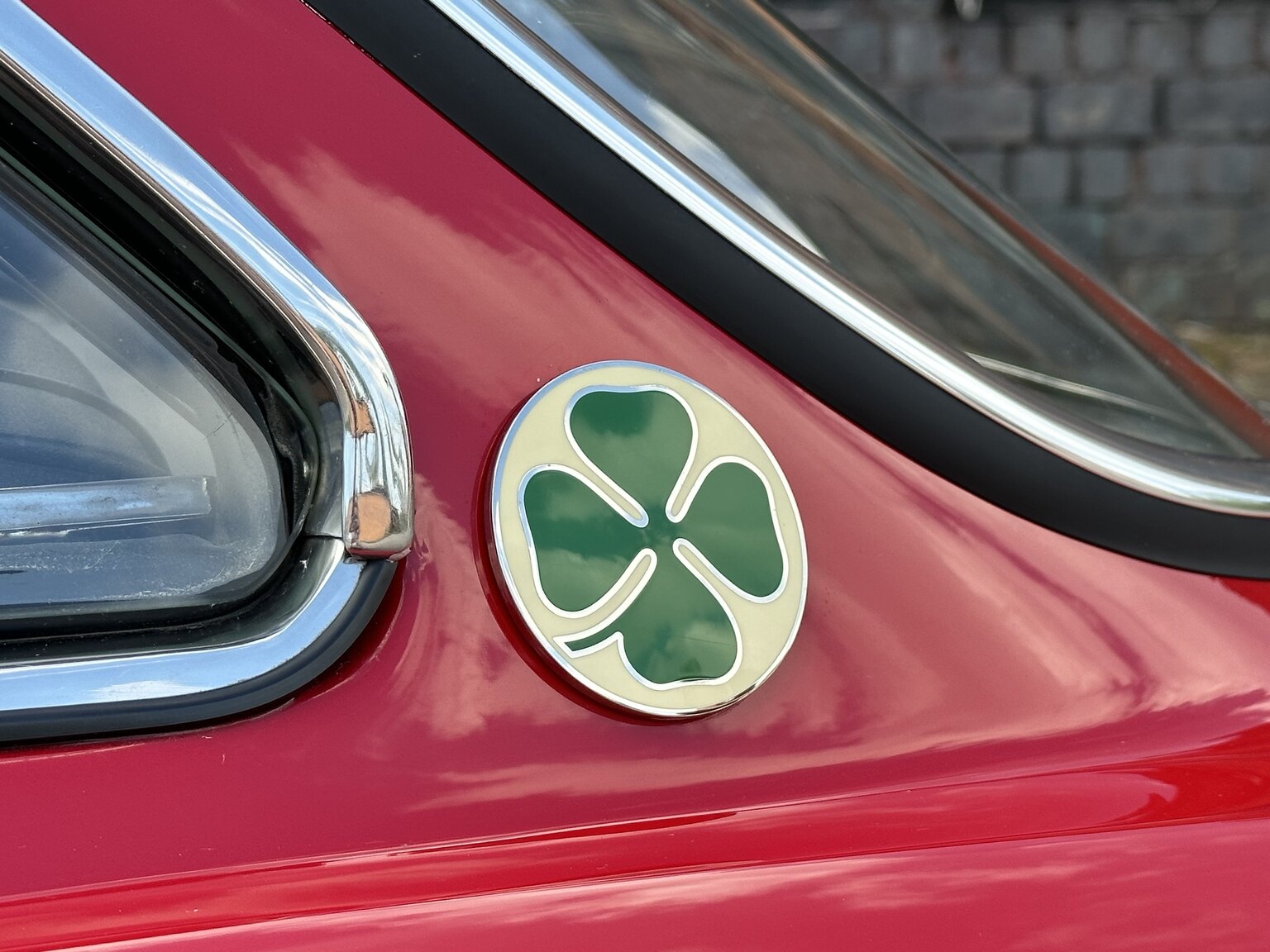 Exteriörbild på 1972 Alfa Romeo 2000 GTV Bertone Coupé