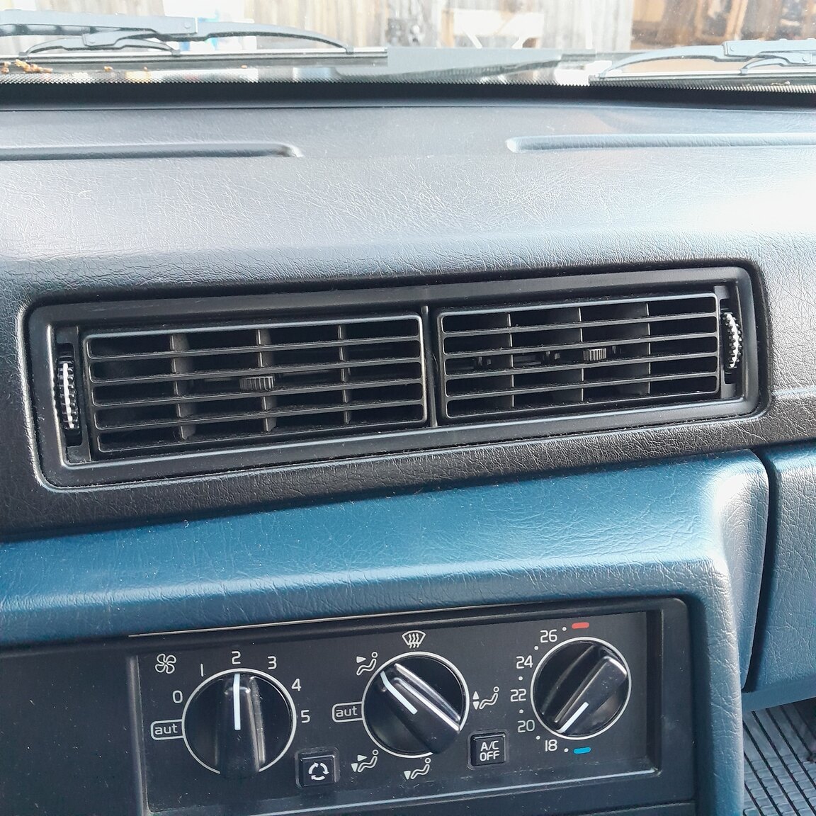 Interiörbild 1992 Volvo 944 GL SE