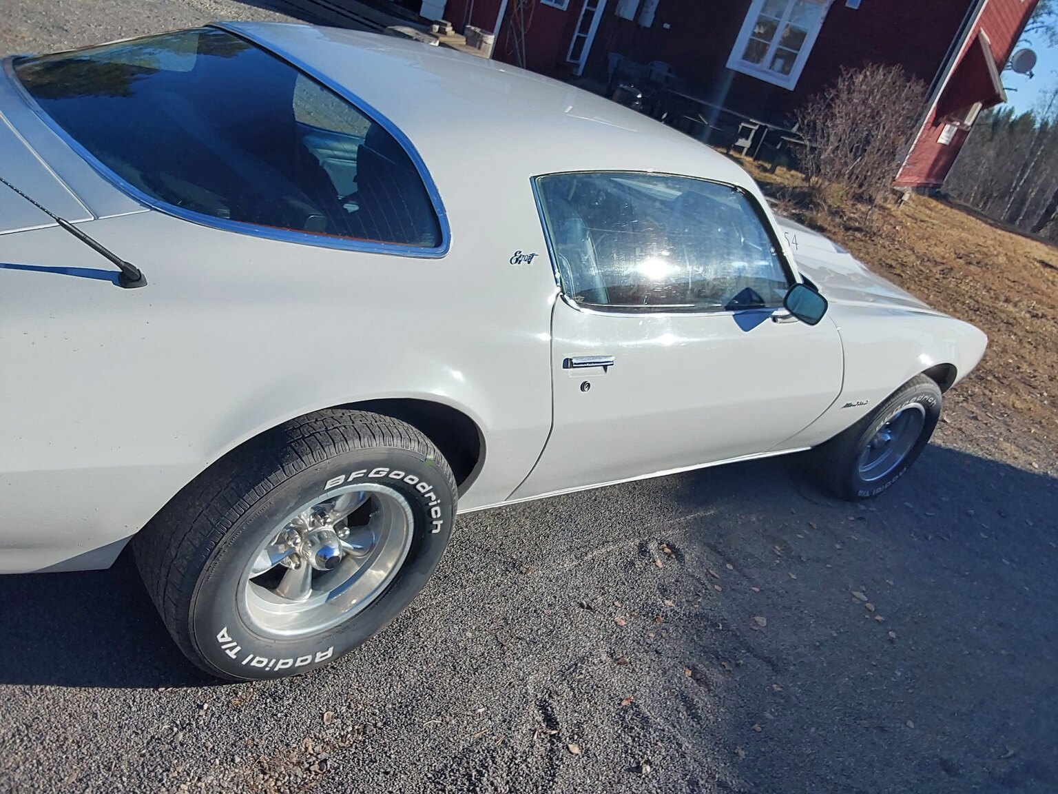 Exteriörbild på 1975 Pontiac Firebird Esprit 