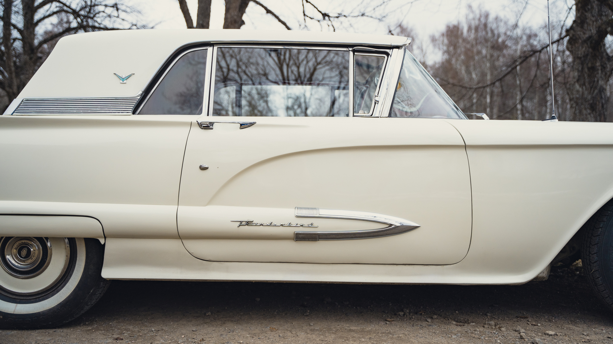 Exterior image of 1959 Ford Thunderbird hardtop (23)
