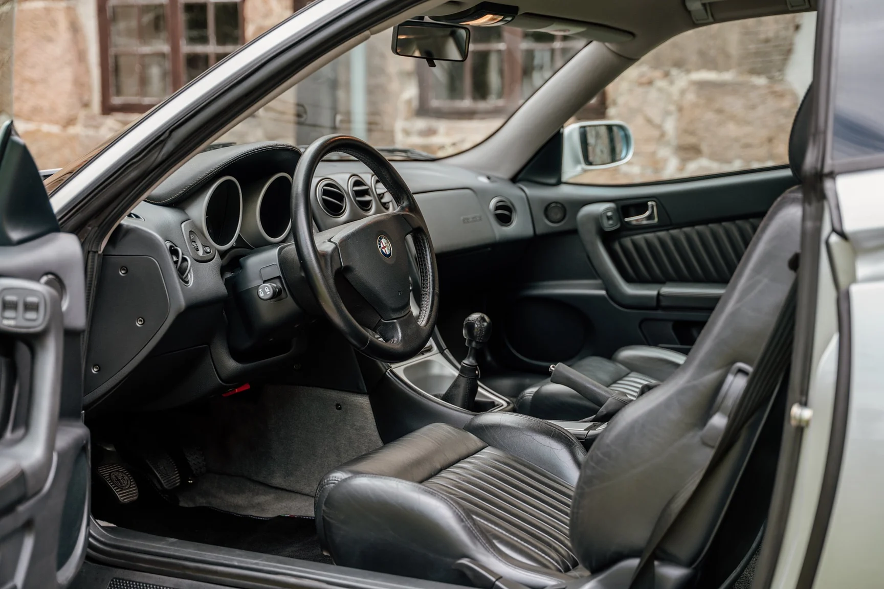 Innenraumfoto von 1999 Alfa Romeo GTV V6 3,0 24V (2)