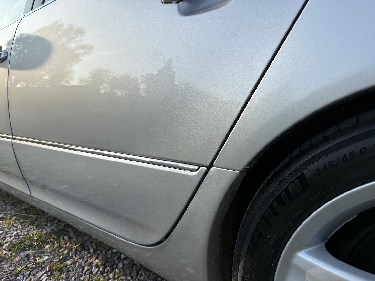 Exterior image of 2005 Lexus LS 430 4.3 V8