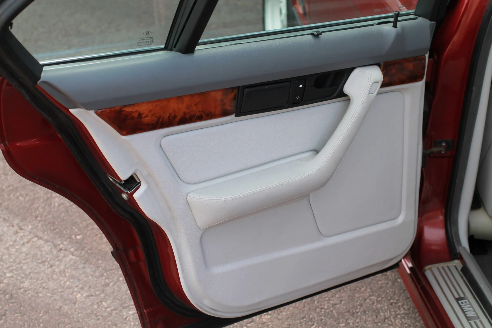 Innenraumfoto von 1993 BMW 540i Sedan (5)