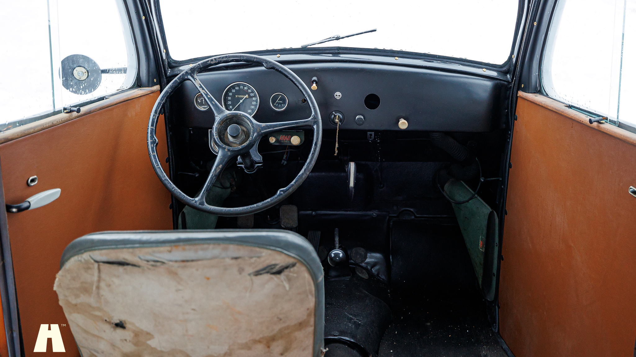 Interior image of 1952 Ford E4930 Van (5)