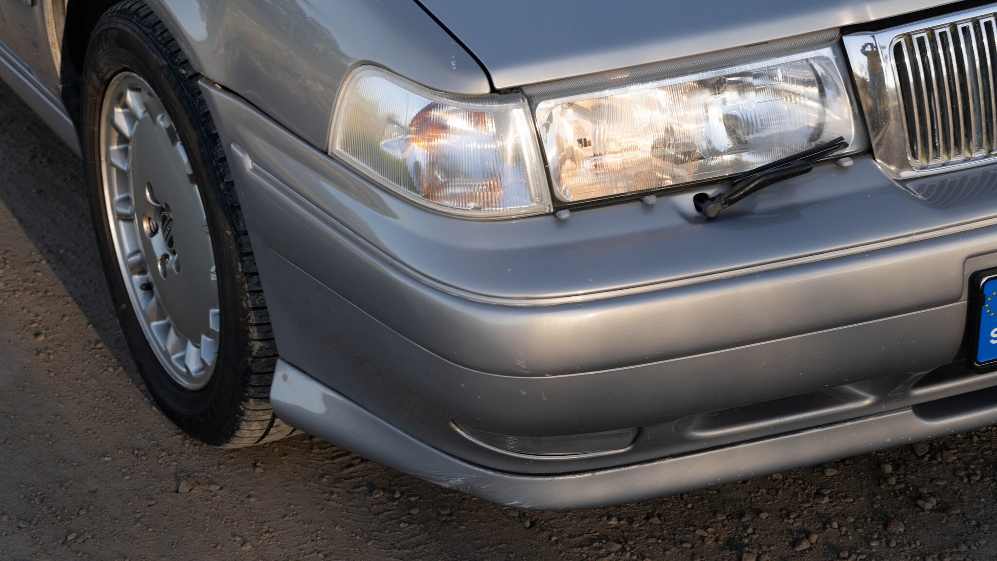 Exterior image of 1996 VOLVO 960 Executive