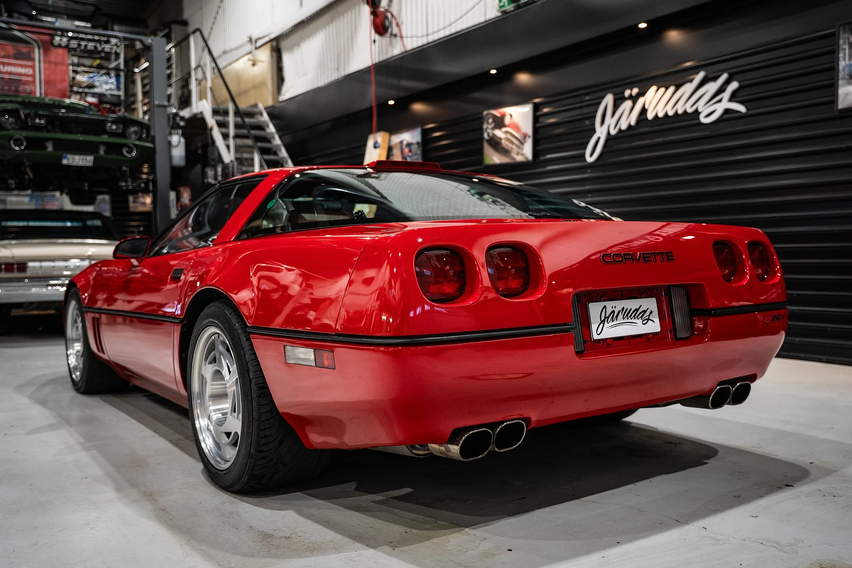 Exterior image of 1990 Chevrolet Corvette ZR-1 (11)