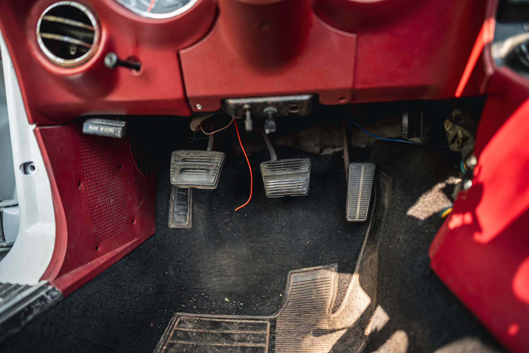 Interior image of 1975 Chevrolet Corvette Stingray (35)
