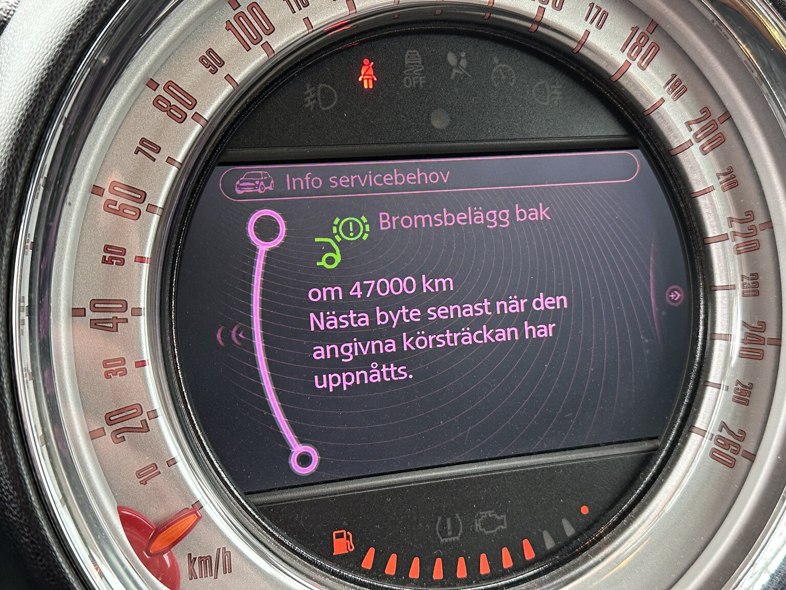 Interior image of 2012 Mini Cooper SD Roadster (43)