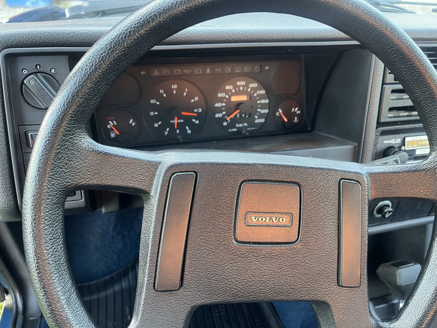Interior image of 1983 Volvo 340 (6)