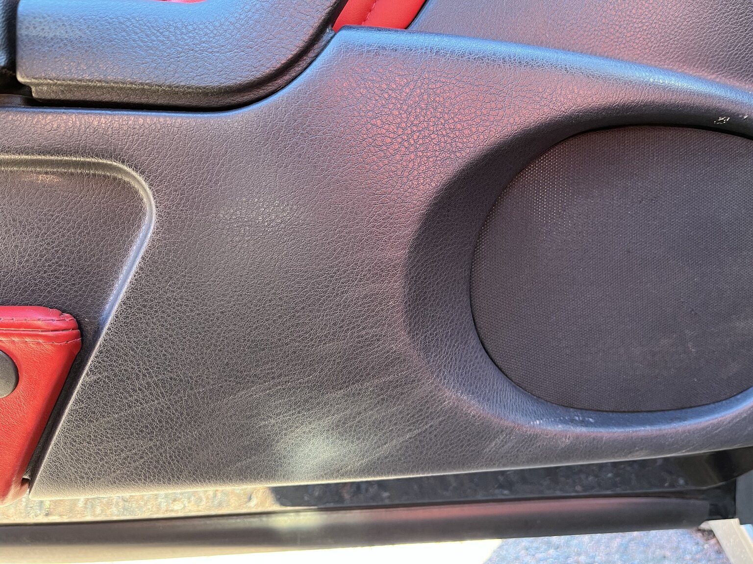 Interior image of 1998 Alfa Romeo GTV (19)