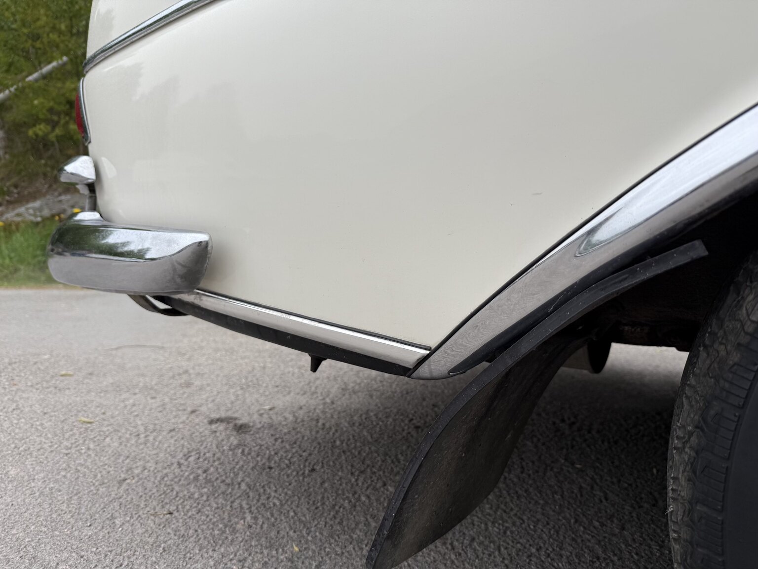 Exteriörbild på 1963 Mercedes-Benz 220 SE