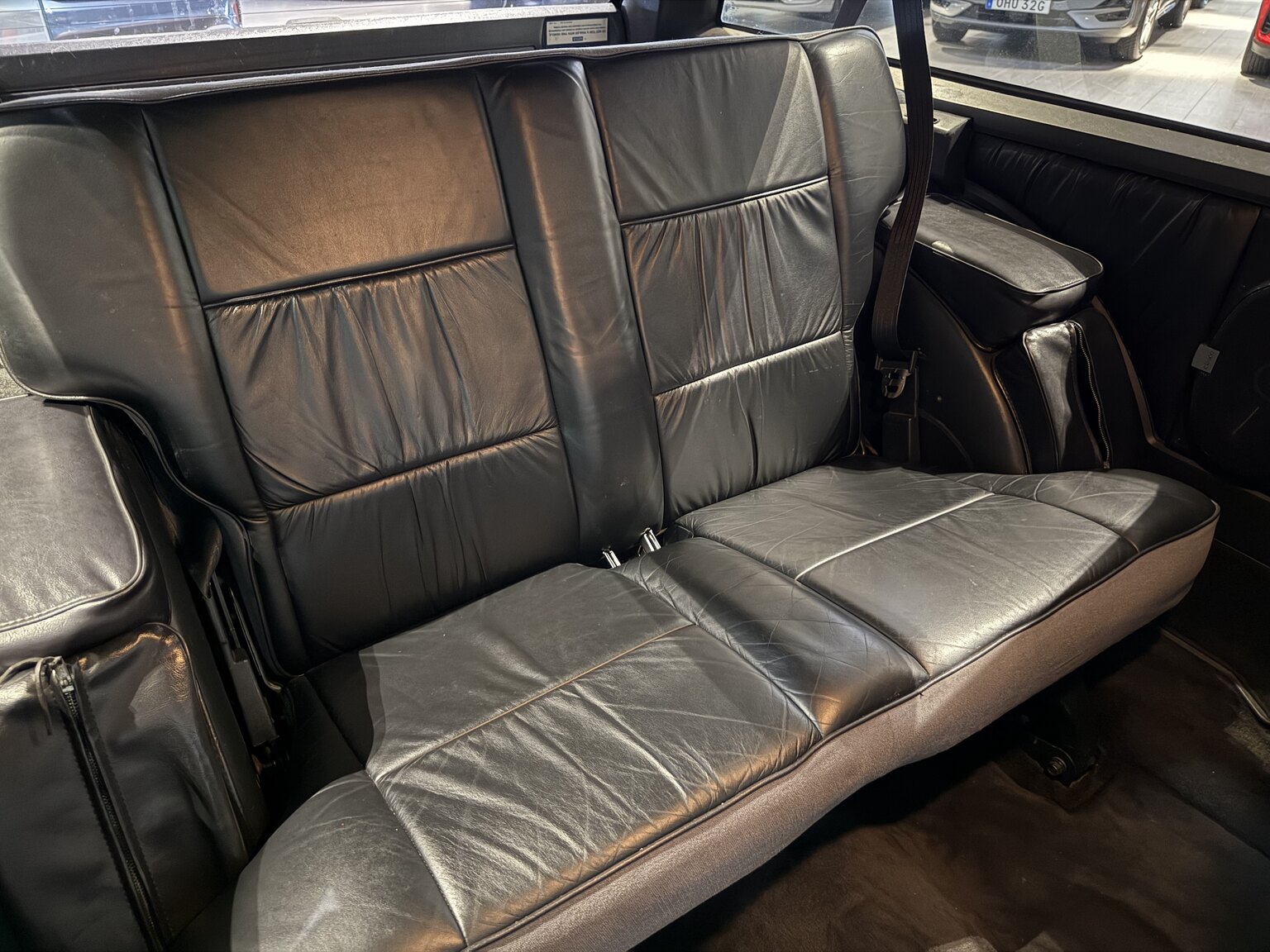 Interior image of 1992 GMC Typhoon 