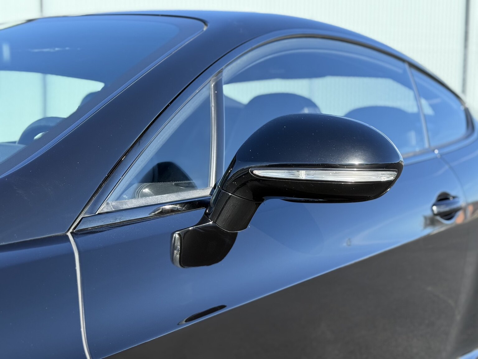 Exteriörbild på 2011 Bentley Continental Supersports