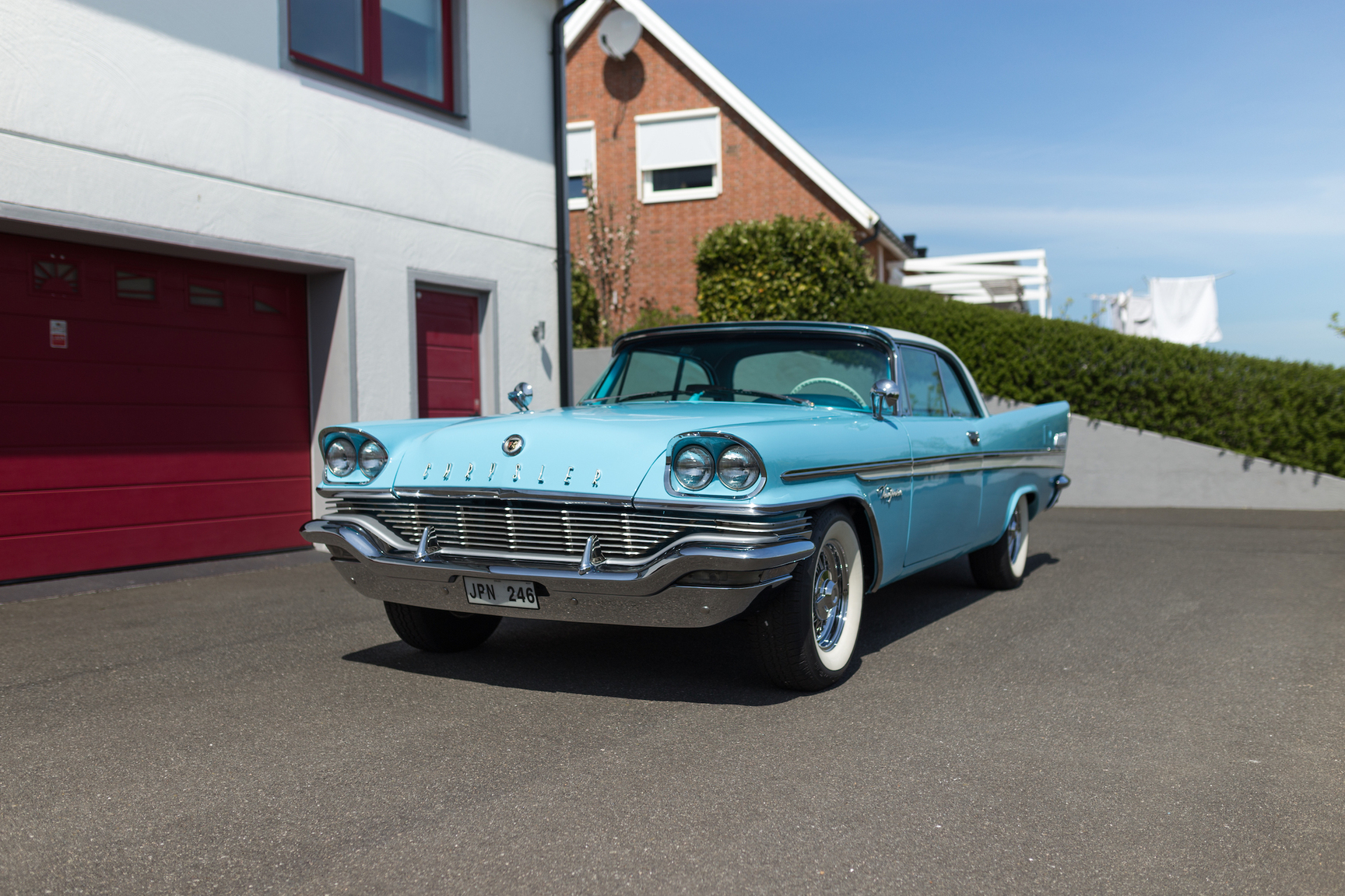 Exteriörbild på 1957 Chrysler New Yorker