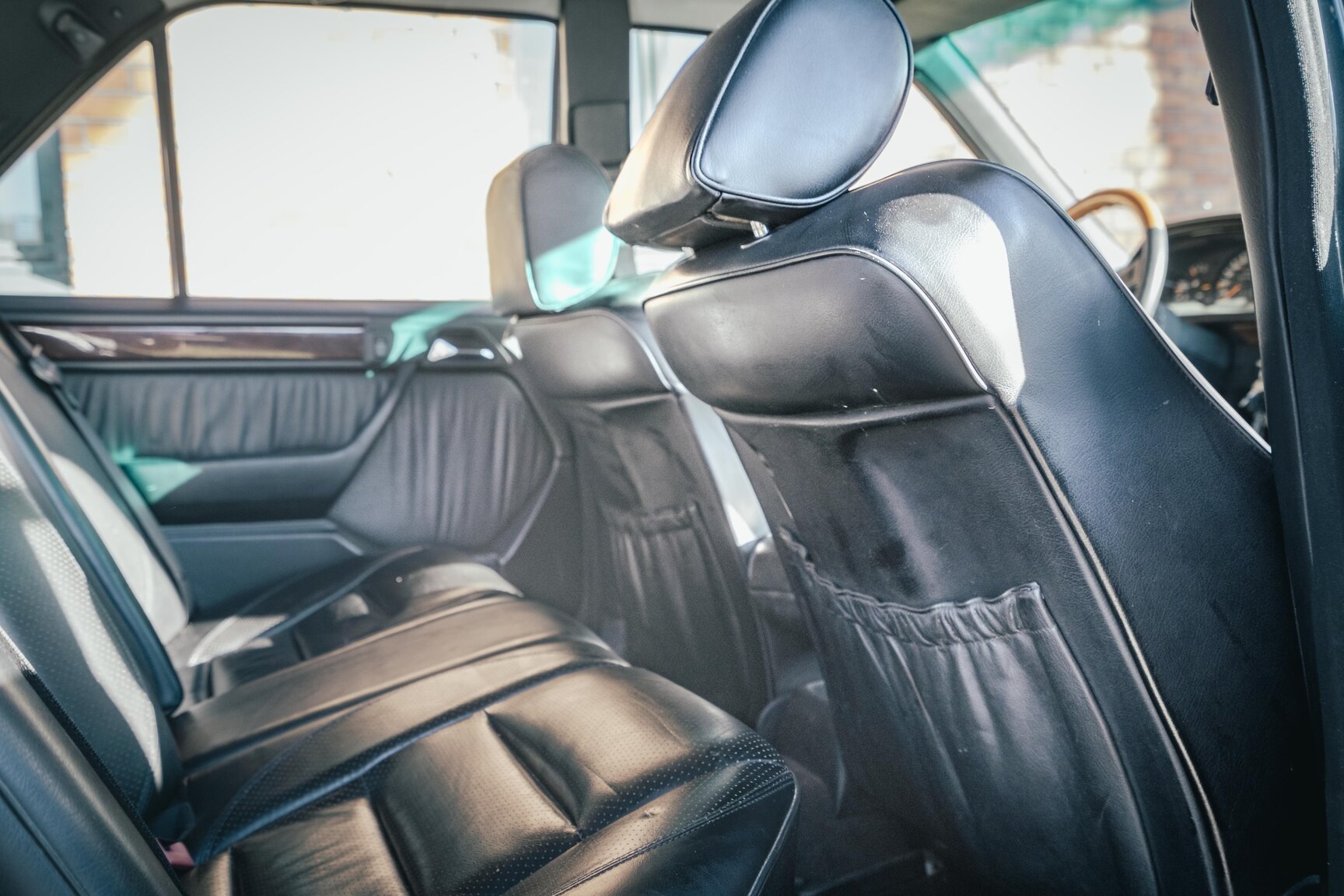 Interior image of 1991 Mercedes-Benz 300E-24 (23)