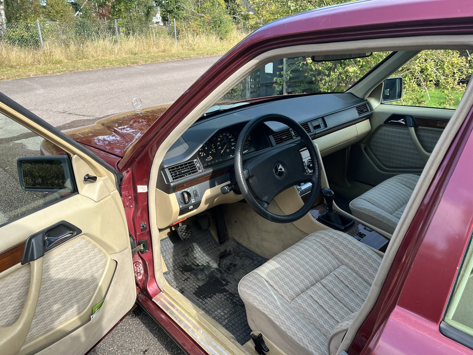 Interiörbild 1990 Mercedes-Benz 230 E