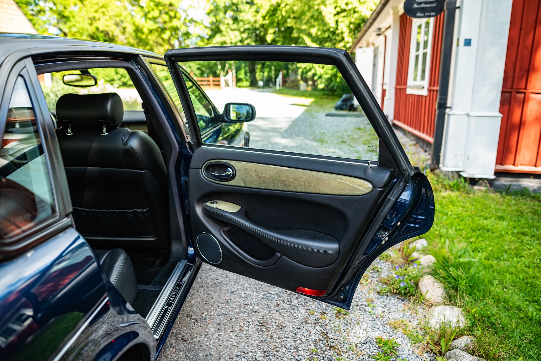 Interior image of 2001 Jaguar XJR