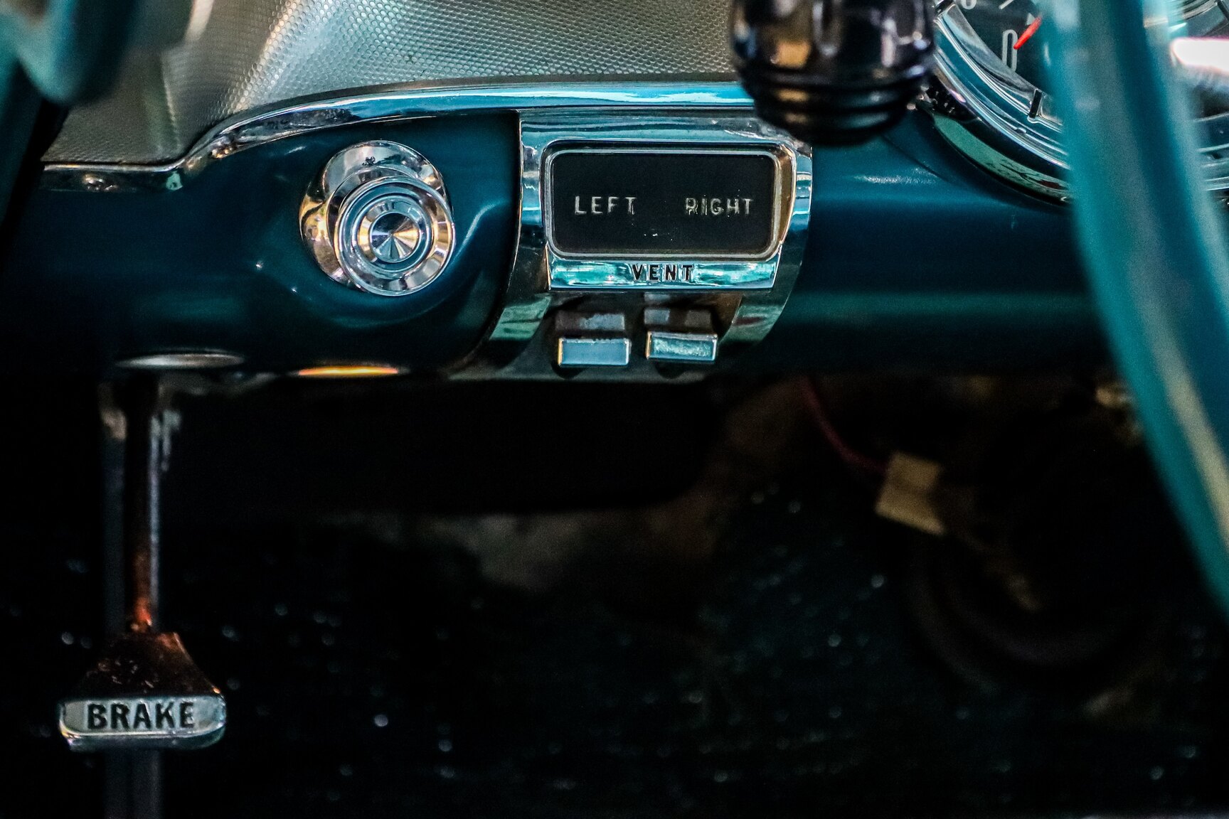 Interior image of 1958 Pontiac Bonneville