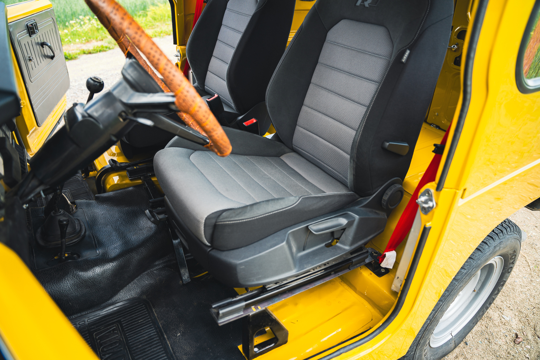 Interior image of 1976 Toyota Land Cruiser BJ40