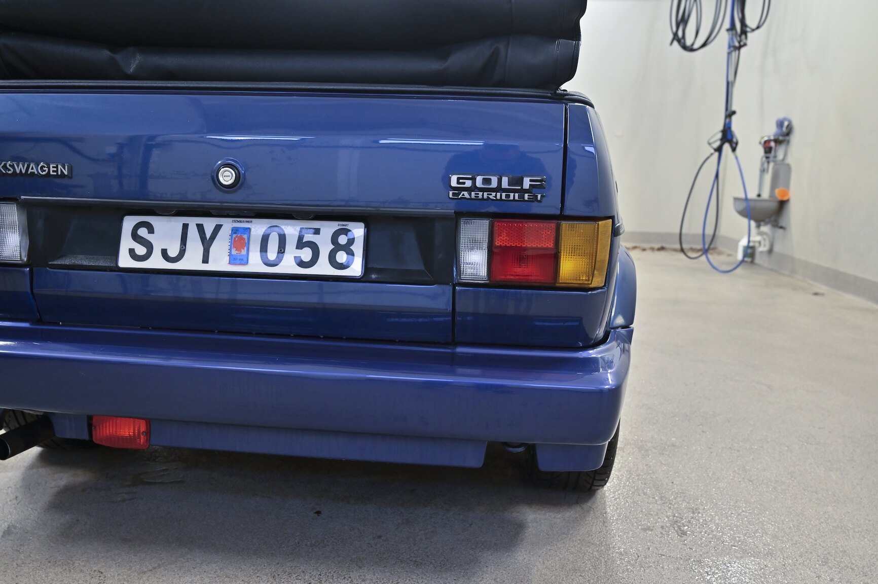 Exterior image of 1991 Volkswagen Golf Karmann Cabriolet