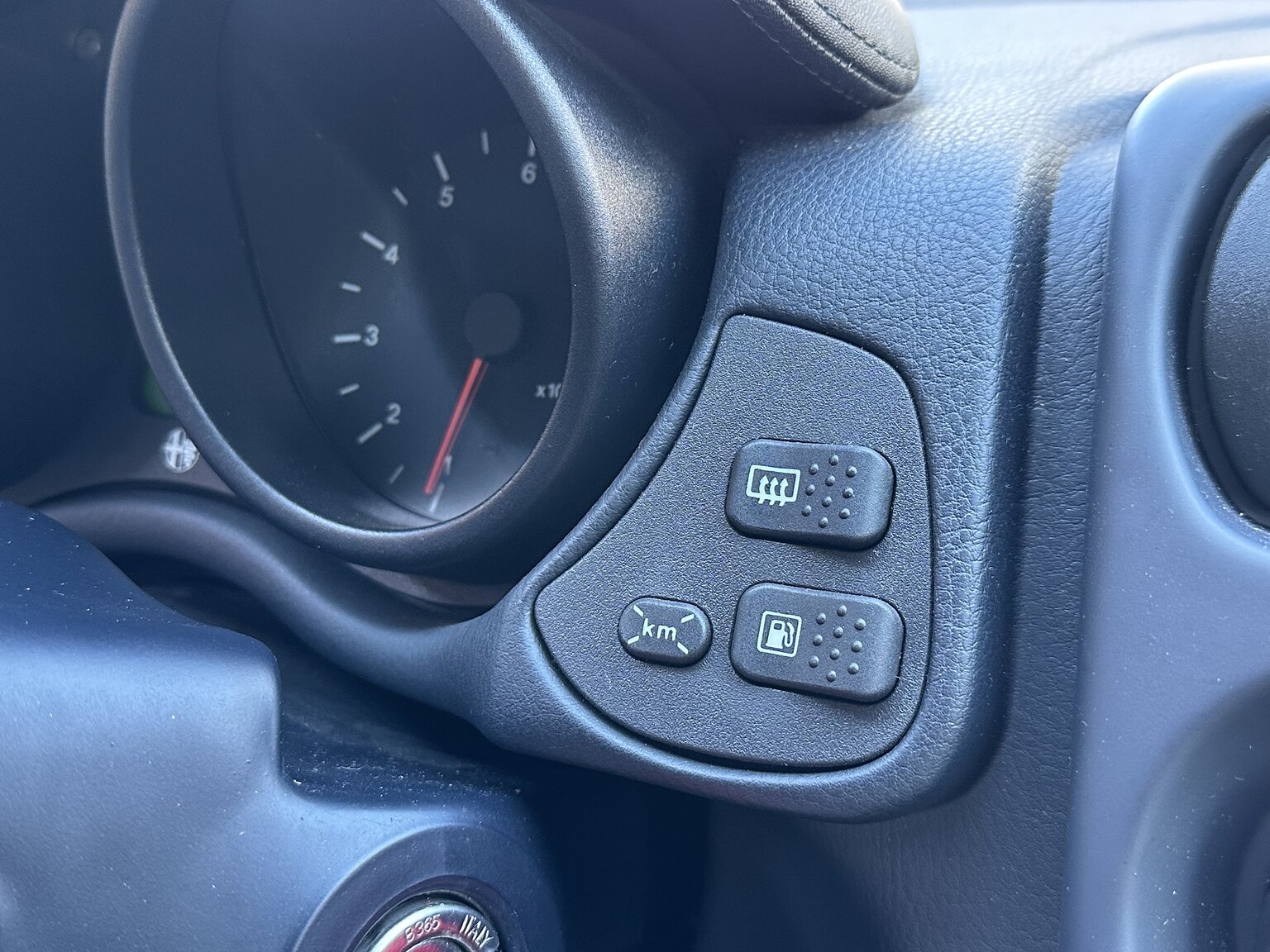 Interior image of 1997 Alfa Romeo GTV 3.0