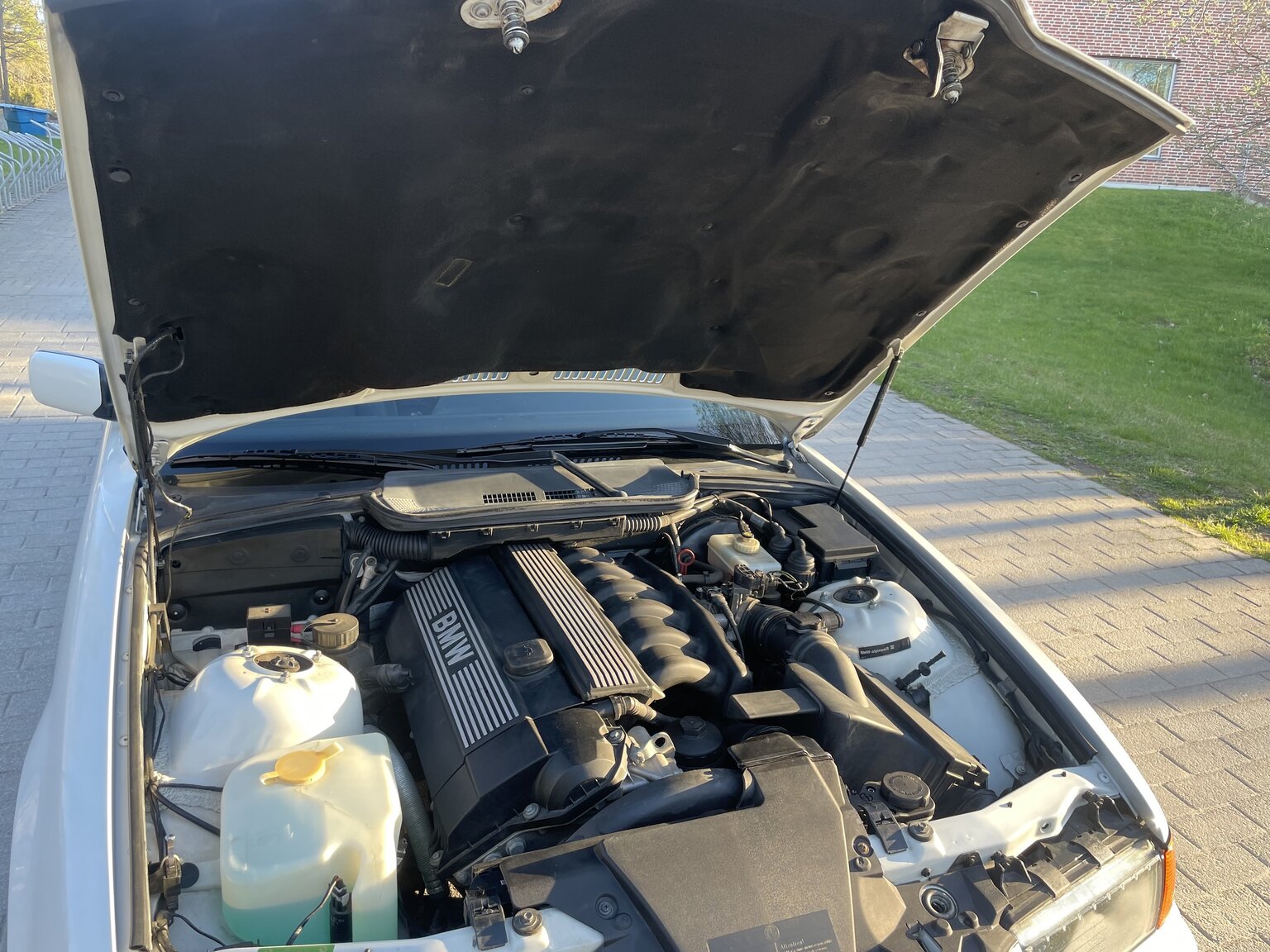 Image of 1995 BMW 328 iA Convertible mechanics