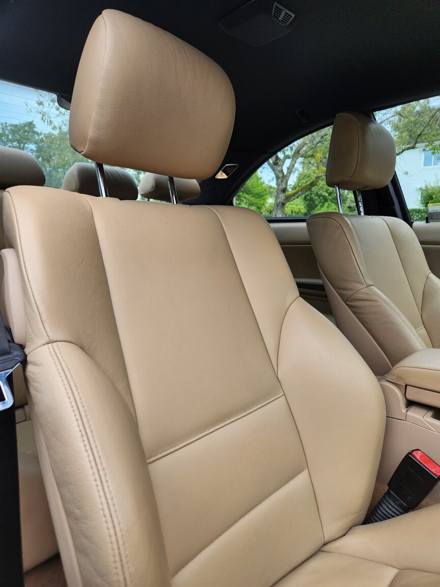 Interior image of 2002  BMW 330Ci 