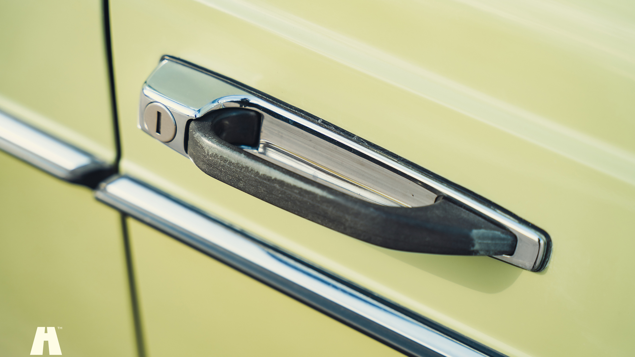 Exterior image of 1979 Mercedes Benz 230
