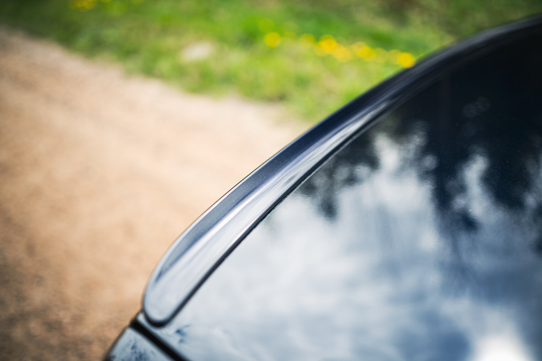 Exterior image of 2000 BMW M5 E39