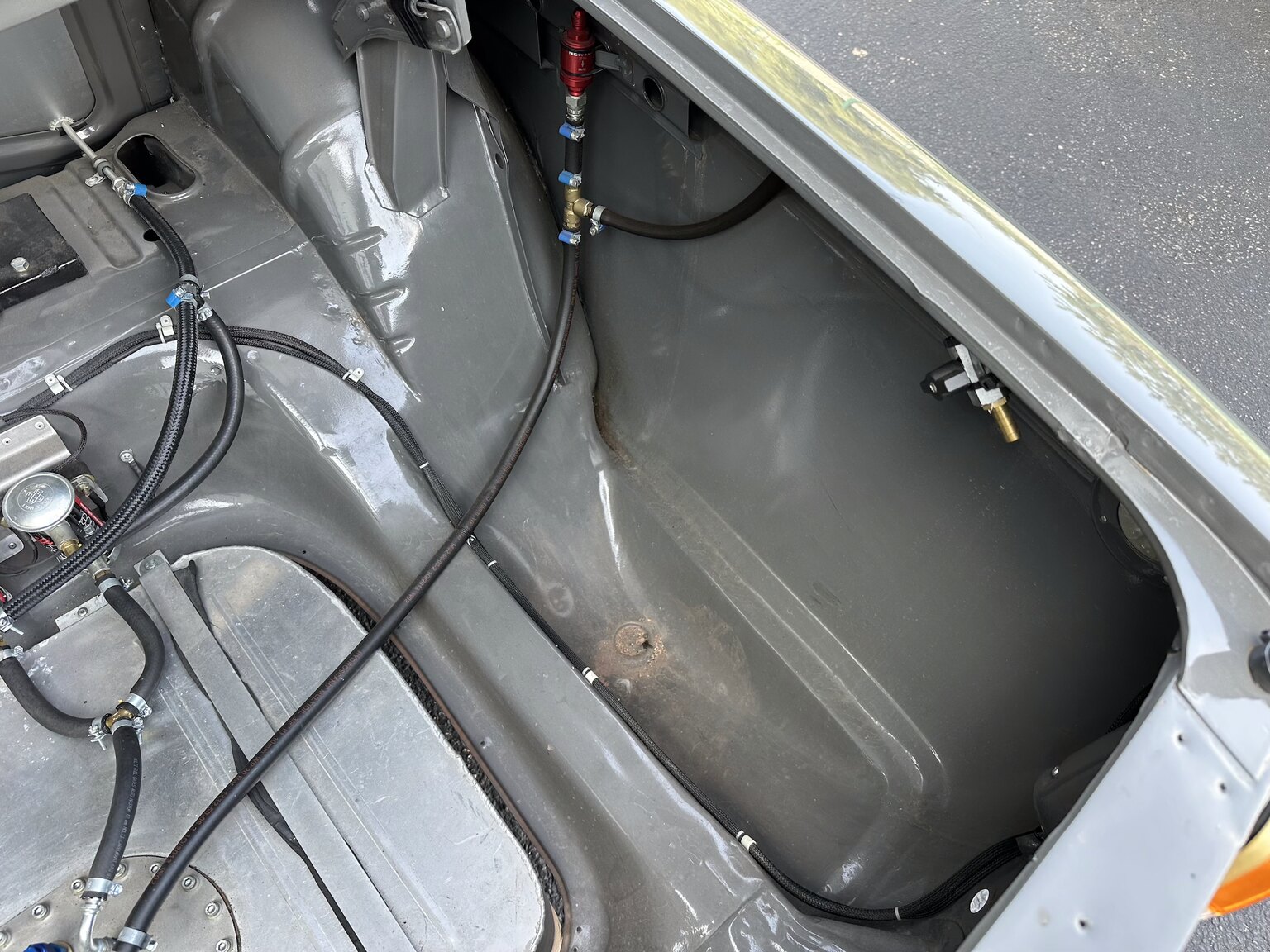 Image of 1969 Volvo 142 race car mechanics