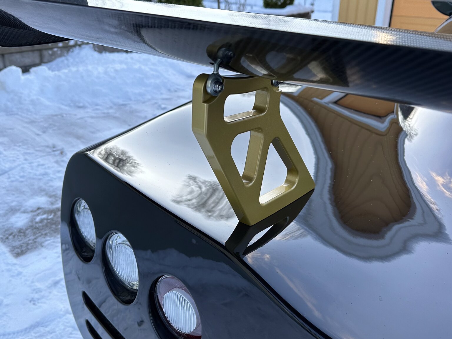 Exteriörbild på 2021 Ultima Evolution LS3