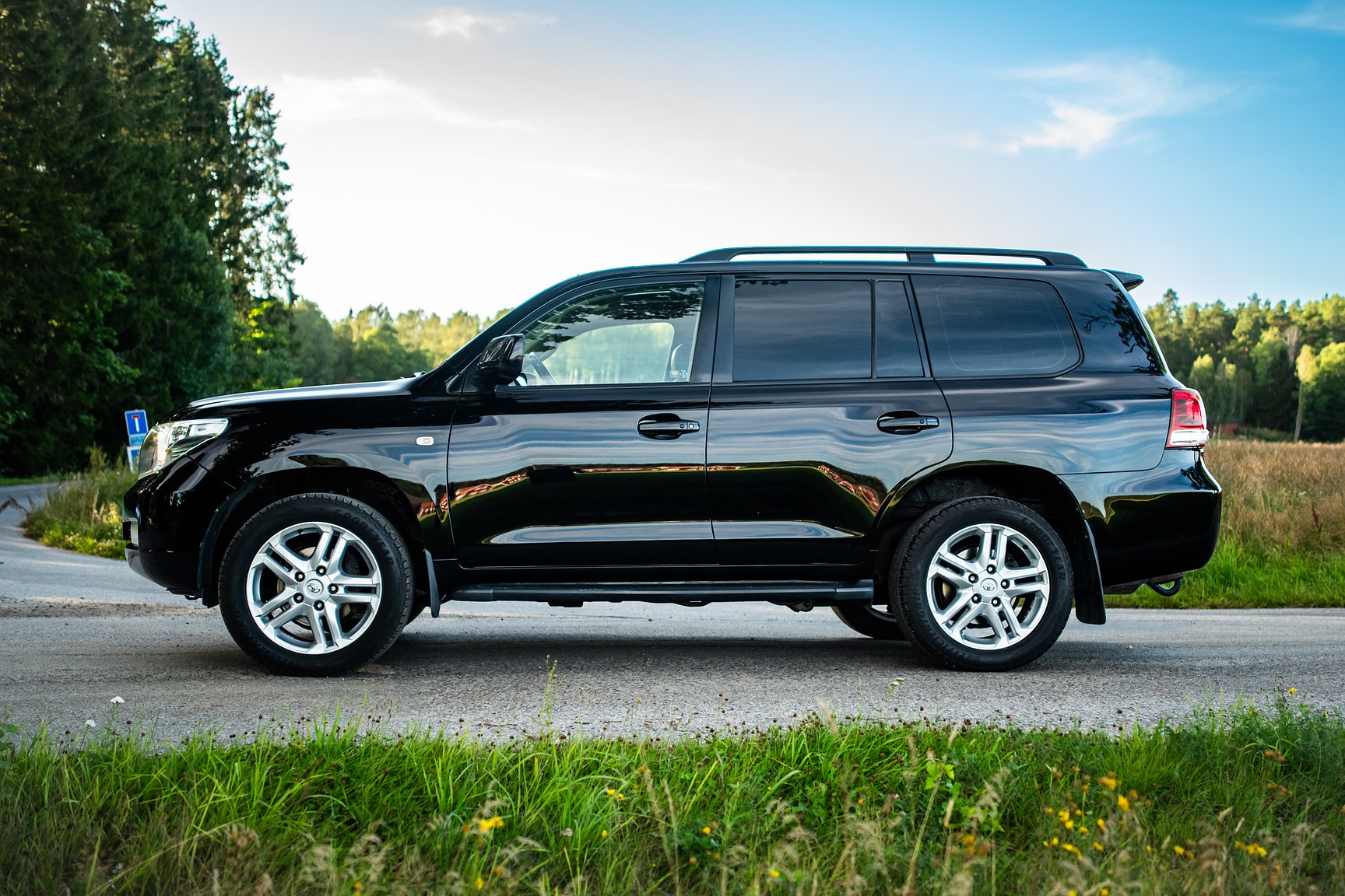Exterior image of 2008 Toyota Land Cruiser 4.5 4WD V8
