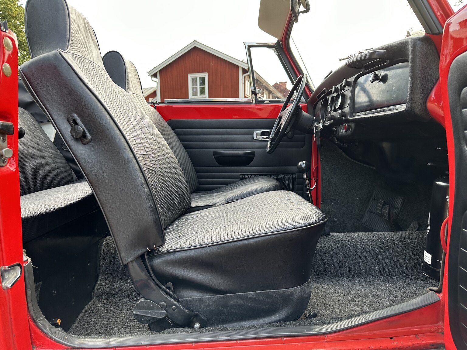 Interiörbild 1971 Volkswagen beetle 1302 cabriolet