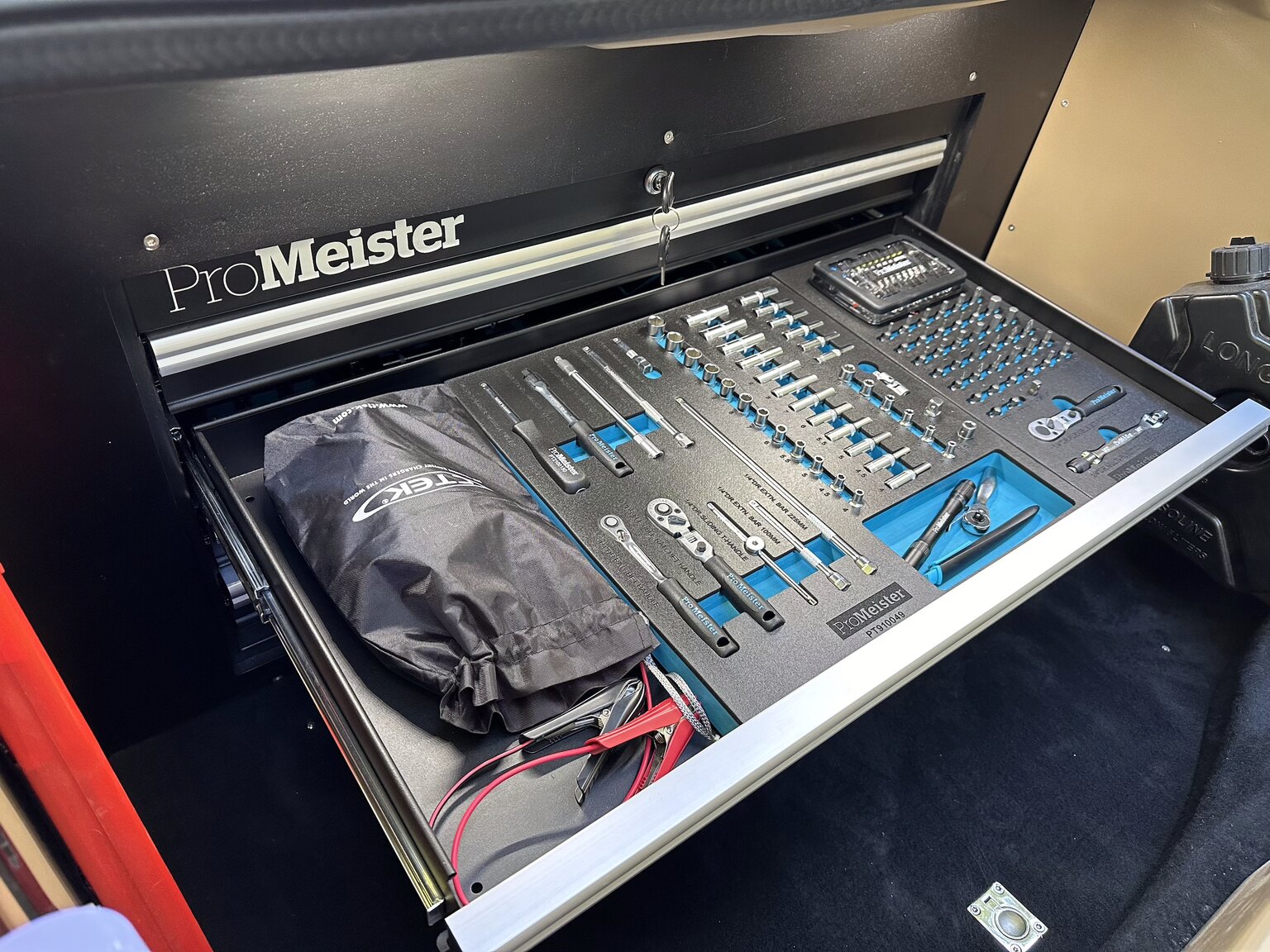 Interior image of 2001 Mercedes-Benz CL600/ML 55 AMG